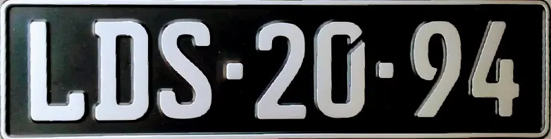 Chapa de matrícula de alumínio preta 435 mm, modelo padrão para carros, máquinas e tractores em Angola